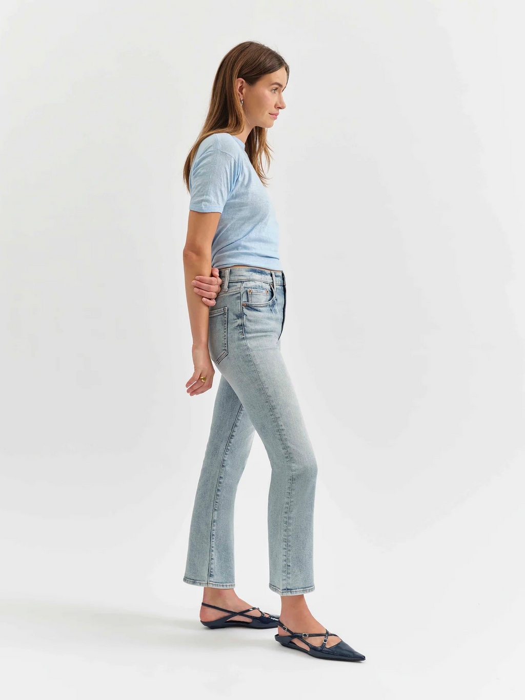 shy girl crop flare in miracle