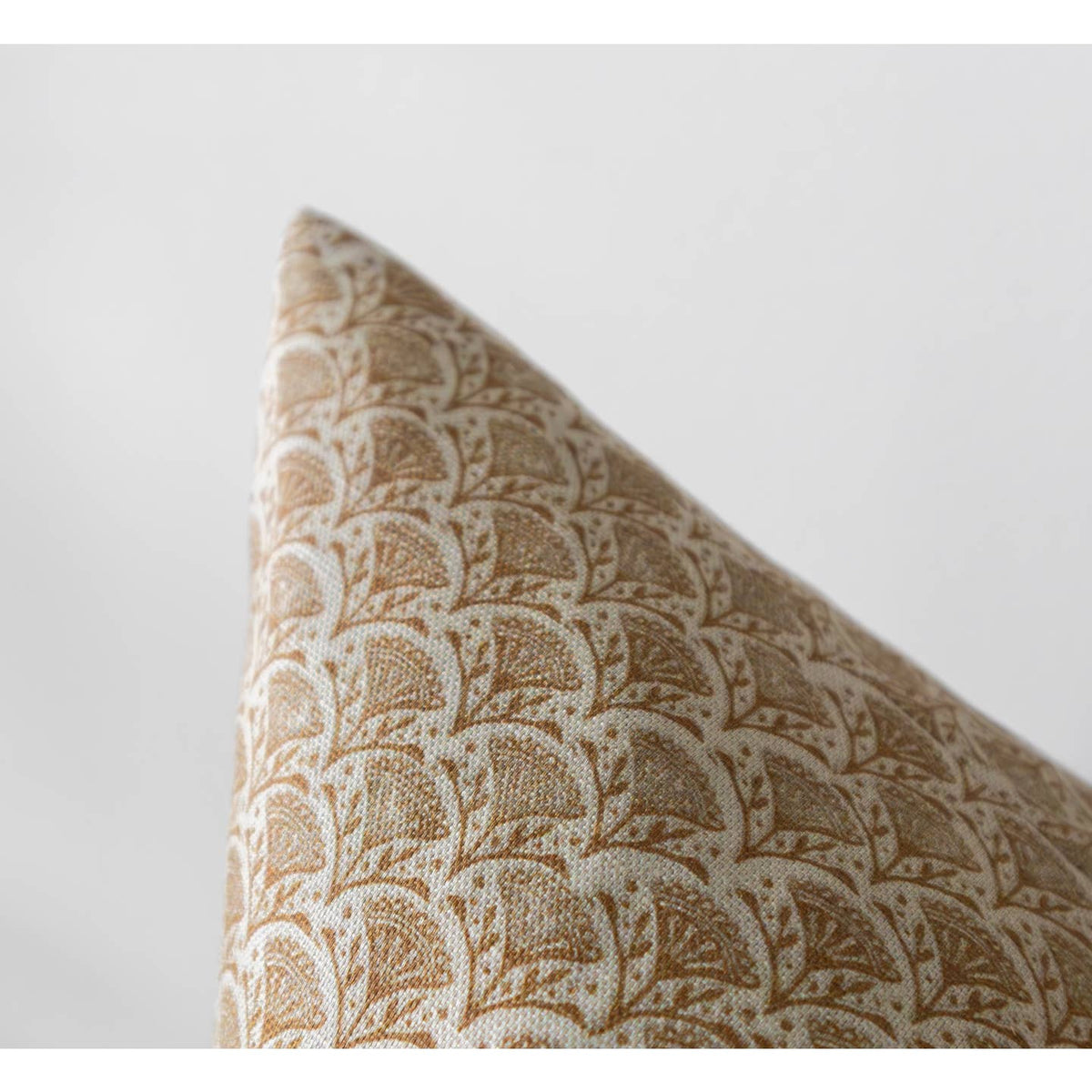 dahlia pillow 20x20