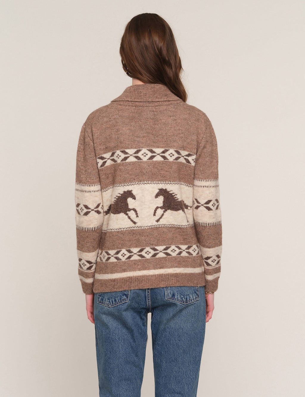 elian cardi in taupe