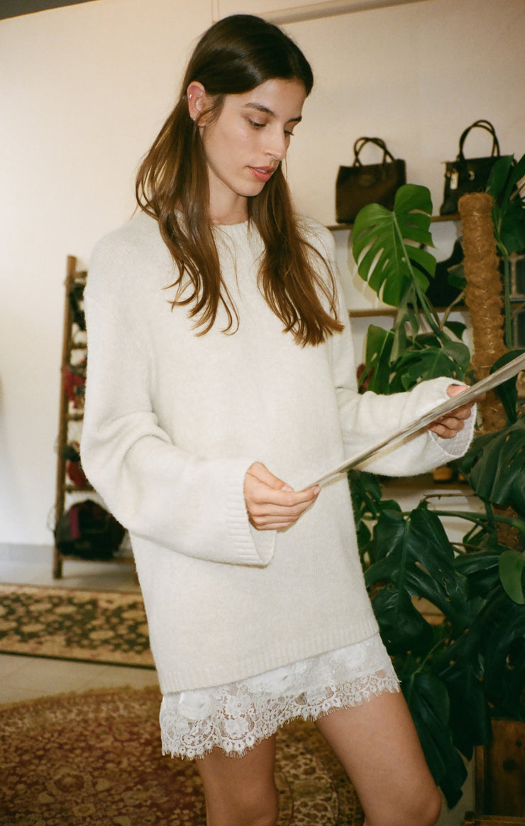 chill mode sweater in frosted pearl