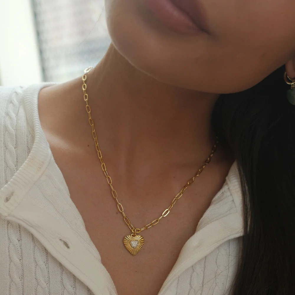 thalia heart necklace
