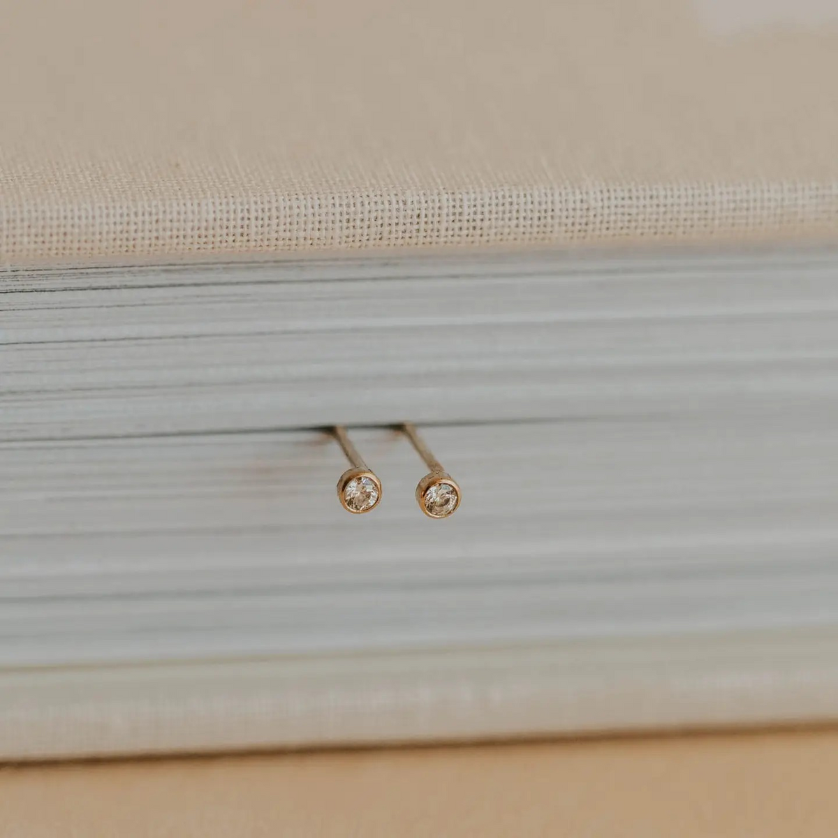 solitaire studs
