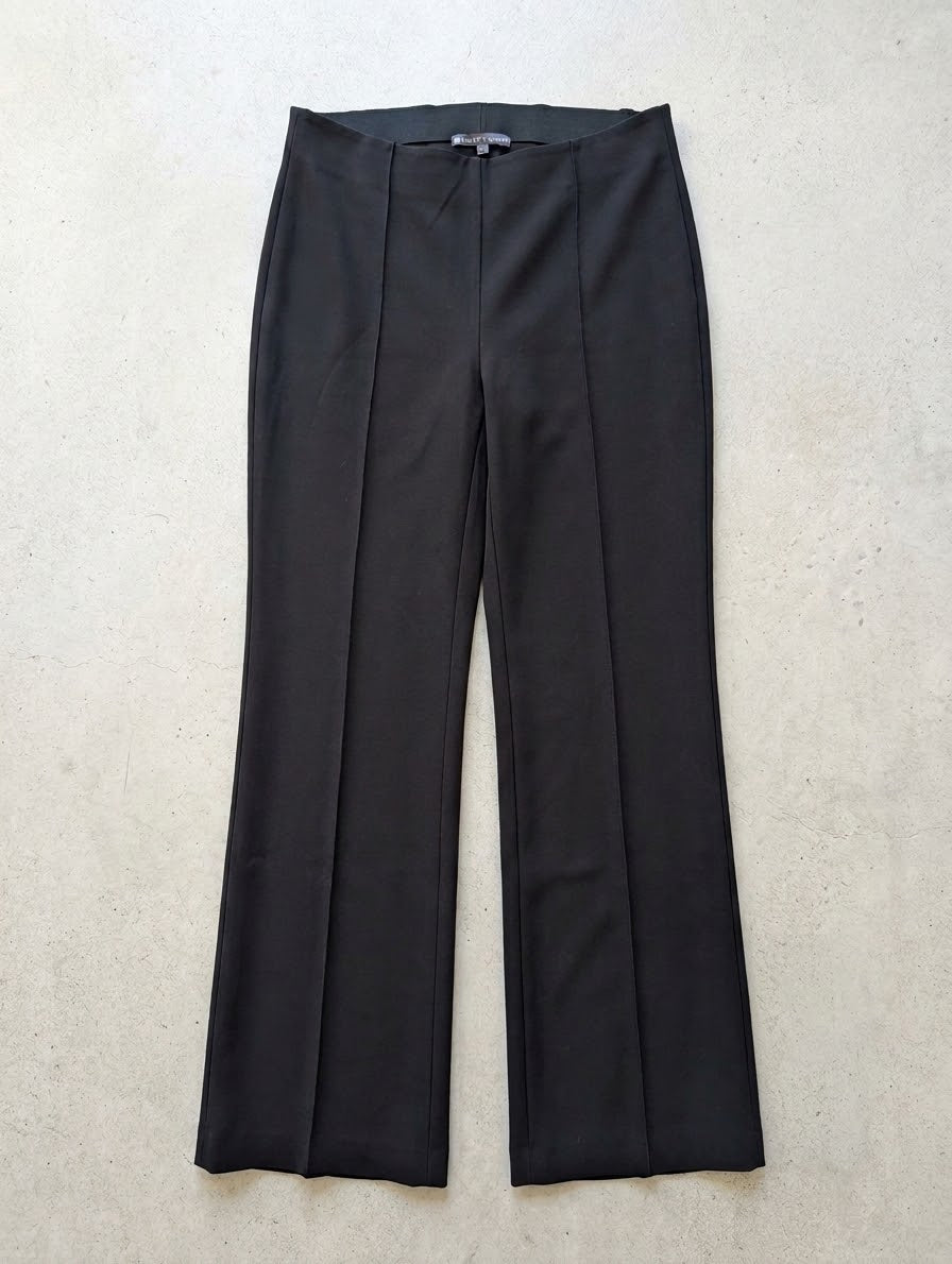 classic pintuck pull on in black