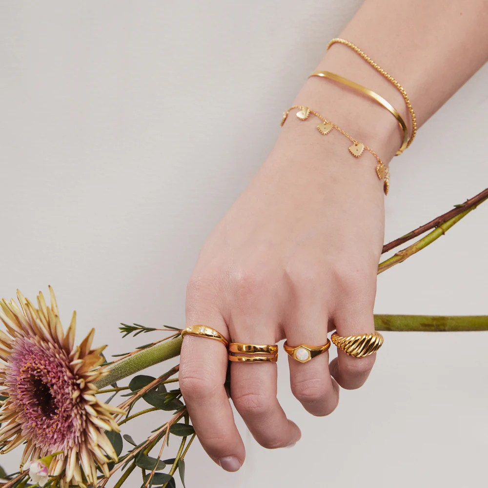 heirloom heart bracelet in gold